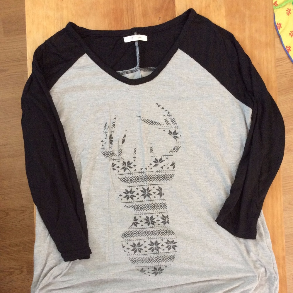 women's v-neck 3/4 sleeve shirt